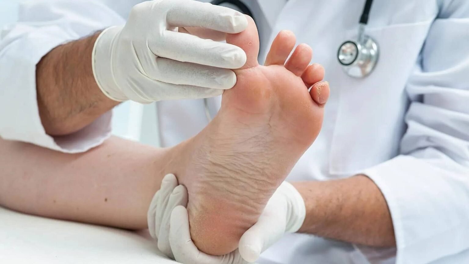 The Benefits of Consulting a Wound Care Specialist After Surgery