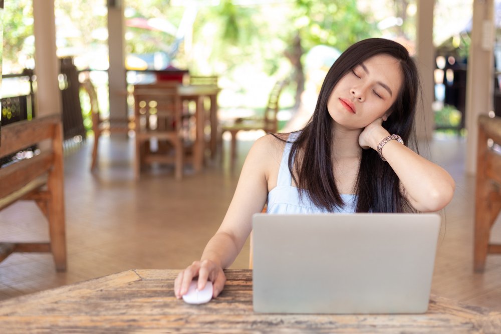 Recognizing When To Seek Professional Help for Neck Pain